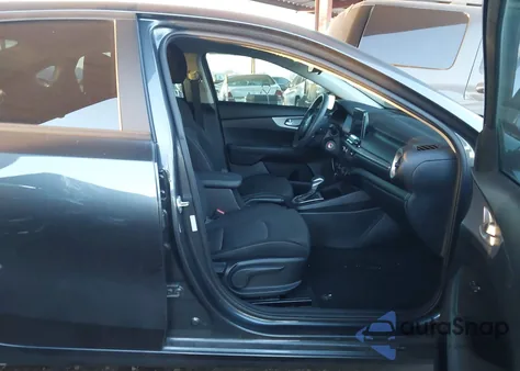 2023 Kia Forte Lx z USA, uszkodzony, nr VIN 3KPF24AD9PE685646